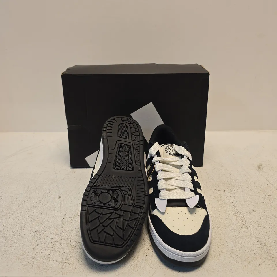 ADIDAS RAPID COURT LOW TRAINERS – UK 9.5 (US 10) – BLACK/WHITE