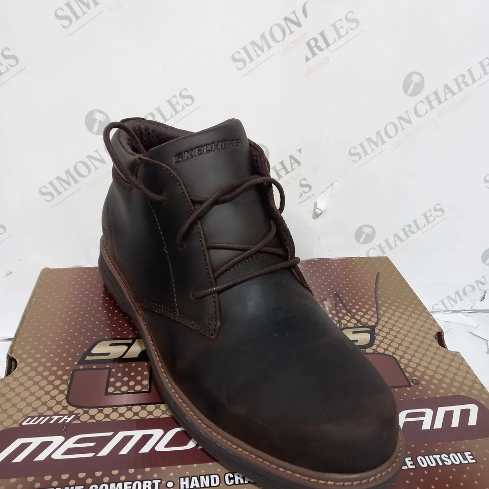 BOXED PAIR OF SKECHERS LEATHER BOOTS IN CHOCOLATE SIZE 10