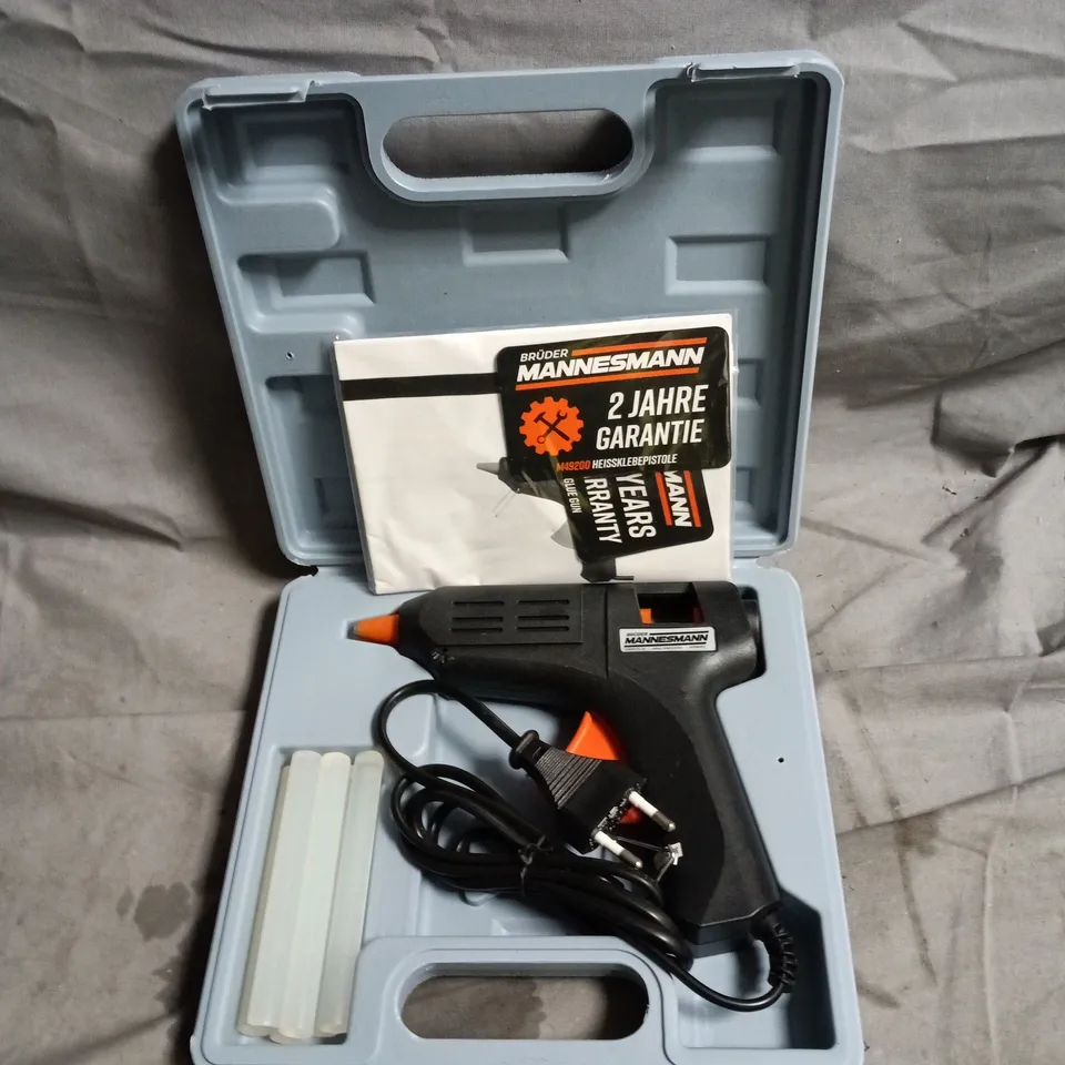 BRUDER MANNESMANN WERKZEUG HOT GLUE GUN SET IN CASE WITH 6 GLUE STICKS