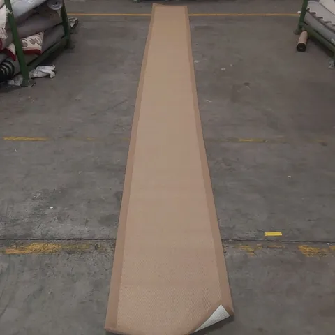 QUALITY DESIGNER RUG - APPROXIMATELY 600 x 60cm