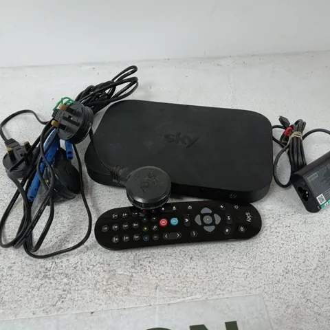 APPROXIMATELY 12 ASSORTED HOUSEHOLD ITEMS TO INCLUDE ROUTERS, CABLES, REMOTES, ETC