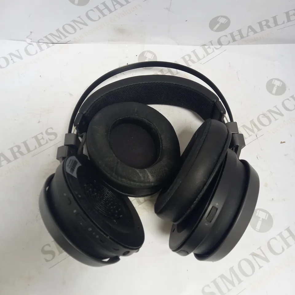 RAZER NARI ULTIMATE WIRELESS GAMING HEADSET 