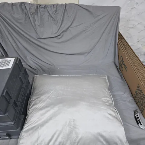 KELLY HOPPEN LUXURY LARGE PILLOW 