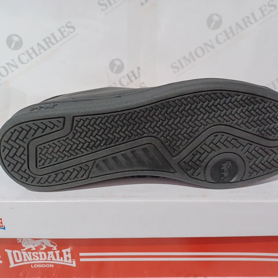 BOXED PAIR OF LONSDALE LEYTON LEATHER BLACK TRAINERS - 10