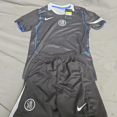 NIKE CHELSEA FC KIT IN BLACK ("GOMEZ") - SIZE 26