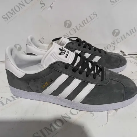 MENS GREY & WHITE ADIDAS GAZELLE SHOES - UK SIZE 9