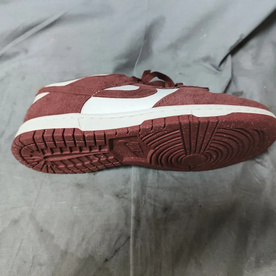 NIKE DUNK LOW-STYLE SNEAKERS, BURGUNDY & WHITE – UK SIZE 6.5. UNBOXED