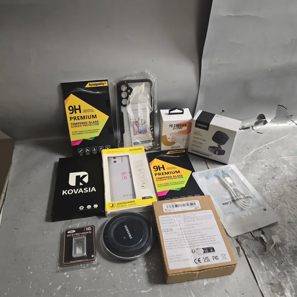 APPROXIMATELY 20 ASSORTED MOBILE PHONE ACCESSORIES INCLUDING CHARGERS, PHONE CASES AND SCREEN PROTECTORS