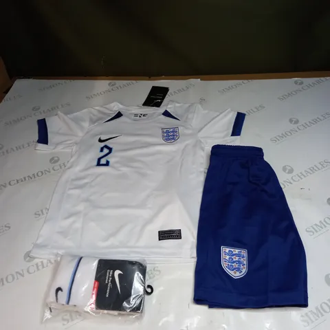 FULL ENGLAND HOME KIT WITH VIOLET 2 ON THE BACK SIZE 18