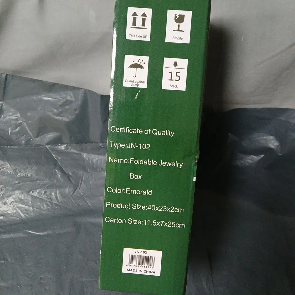 FOLDABLE EMERALD JEWELLERY BOX – JN-102, 40X23X2 CM