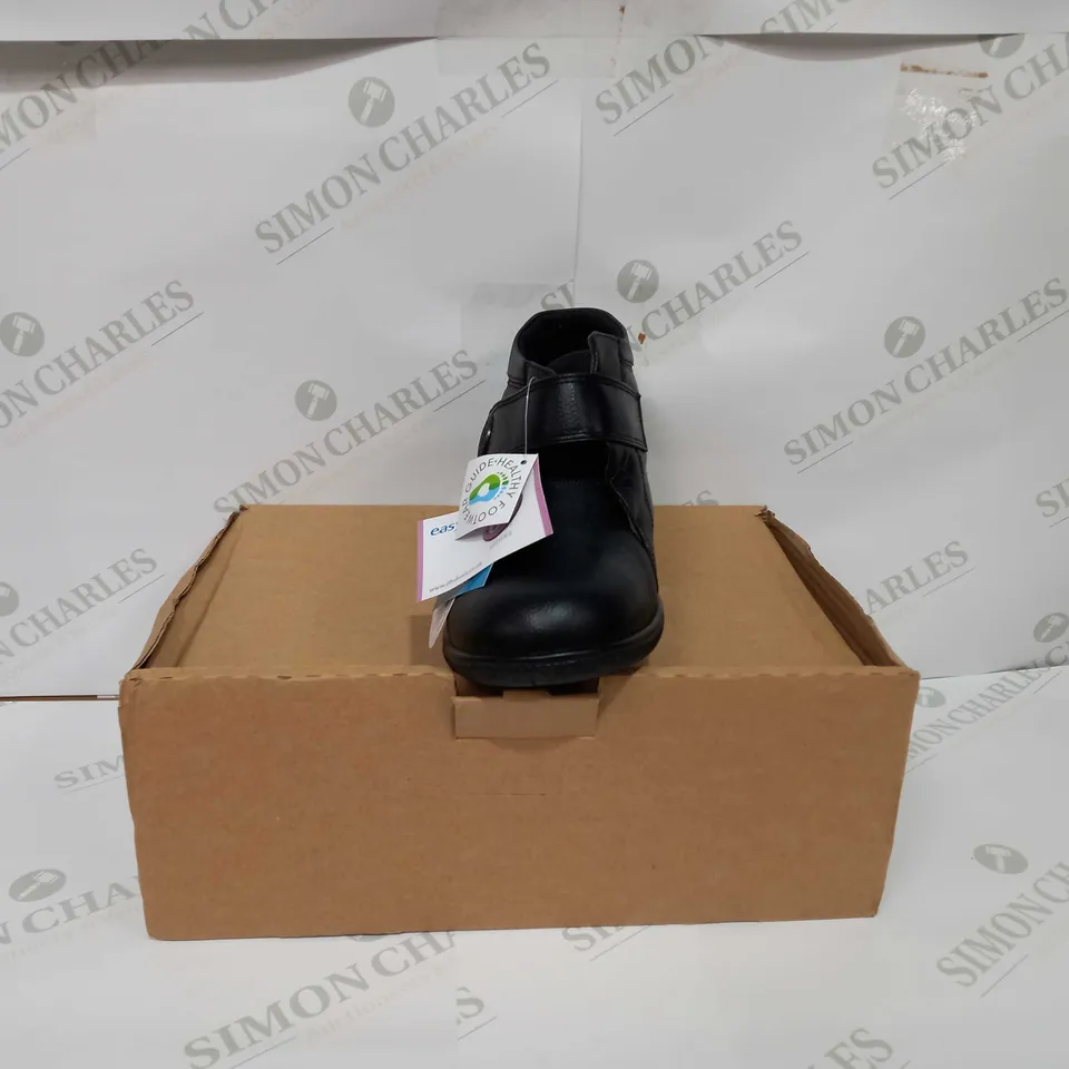 DBS SHOES DORIS IN BLACK - UK 5 