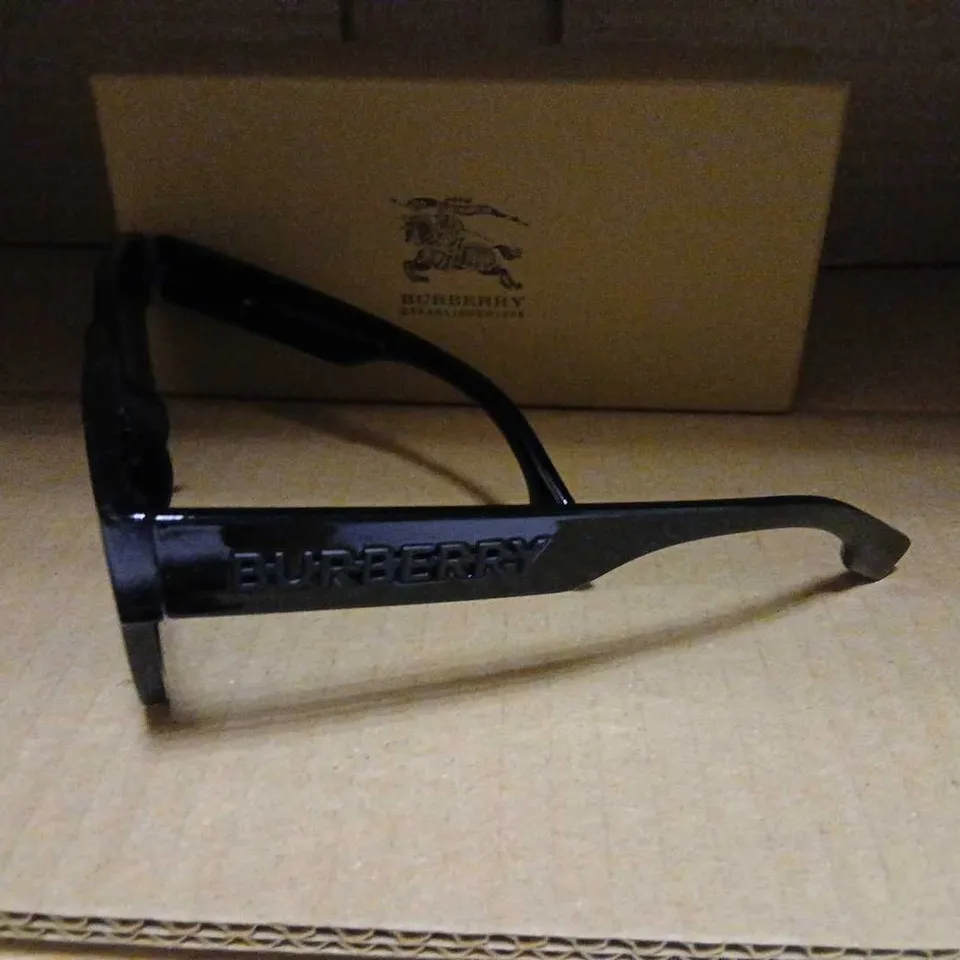 BURBERRY SUNGLASSES - BLACK RECTANGULAR FRAMES WITH BURBERRY LOGO ON TEMPLE