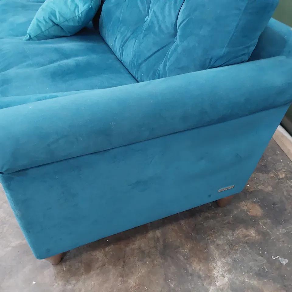 QUALITY BRITISH DESIGNER LOUNGE Co. FOUR SEATER SOFA WITH BOLSTER ROLLS TURQUOISE PLUSH FABRIC 