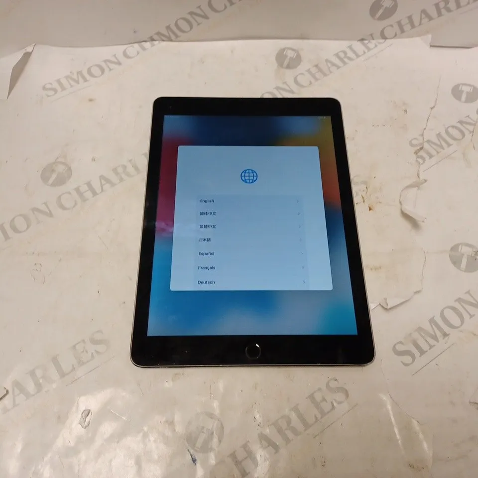 APPLE IPAD IN SILVER MODEL A1567