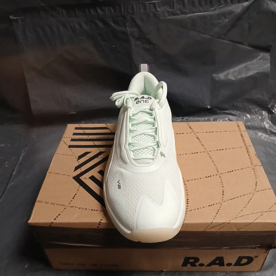 R.A.D ONE TRAINERS – UK 3.5