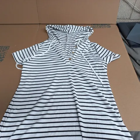 STRIPED HOODED POLO TOP – WHITE WITH NAVY STRIPES, SIZE 0XL