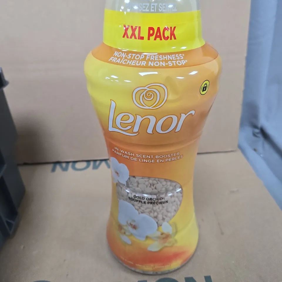 TOTE OF APPROXIMATELY 15 ASSORTED LIQUID ITEMS TO INCLUDE: LENOR SCENT BOOSTERS