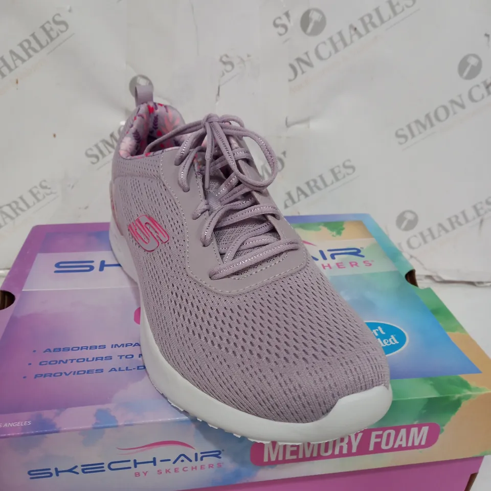 BOXED PAIR OF PINK SKETCH-AIR TRAINERS SIZE 7