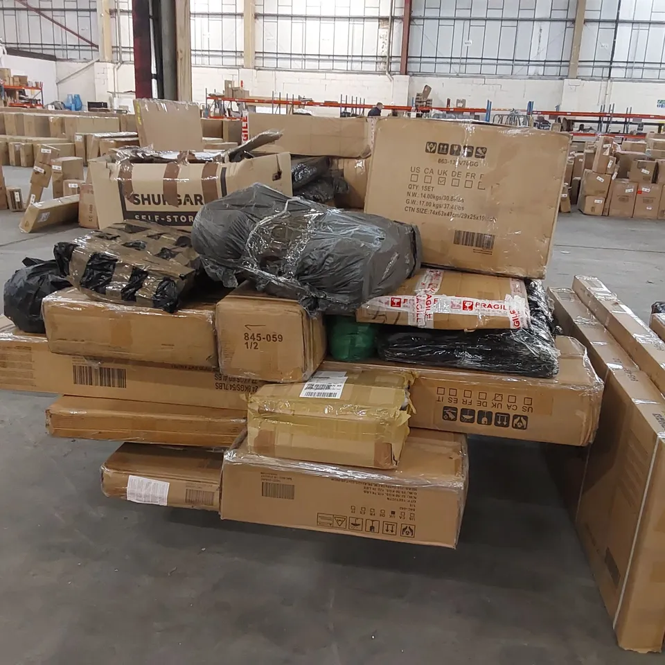 LARGE PALLET OF ASSORTED FURNITURE PARTS/CONSUMER PRODUCTS 