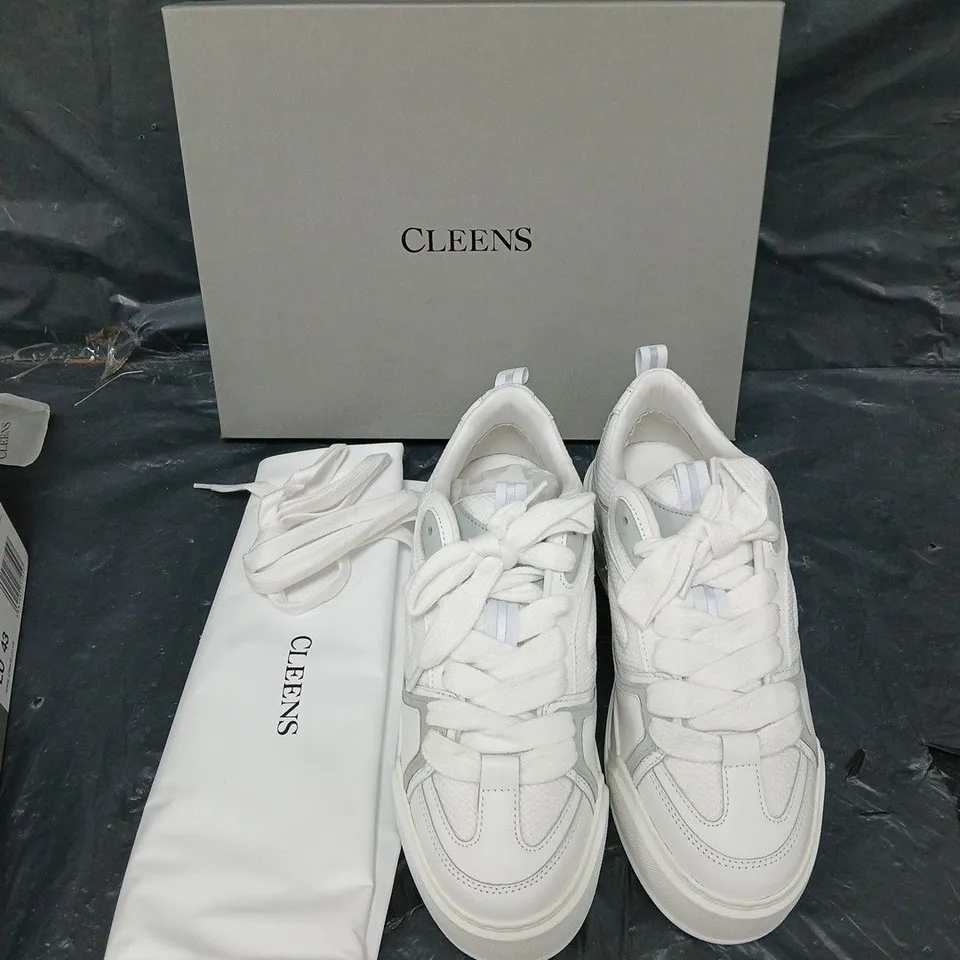 BOXED PAIR OF CLEENS ESSENTIAL SKATE FROST UK 9