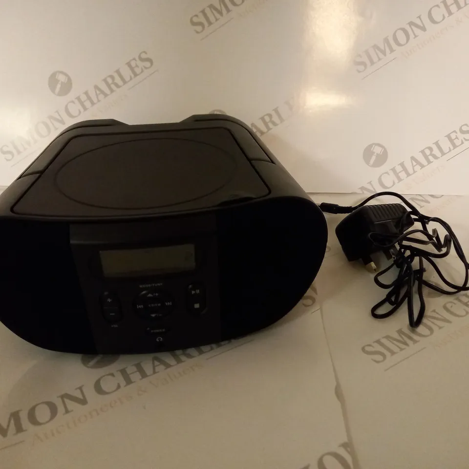 CD BOOMBOX WITH FM RADIO IN BLACK