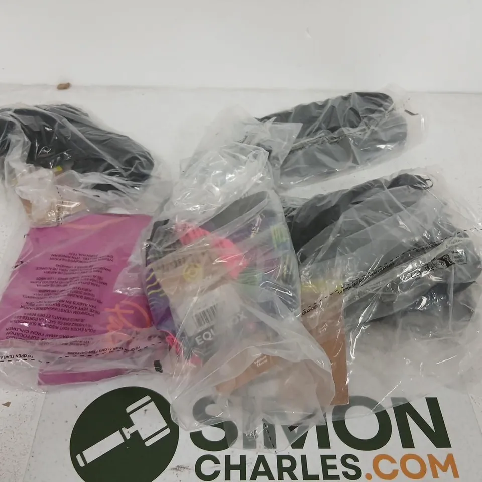 APPROXIMATELY 30 ITEMS OF ASSORTED BRAND NEW PALM AND 3RD ROCK CLIMBING CLOTHING AND ACCESSORIES