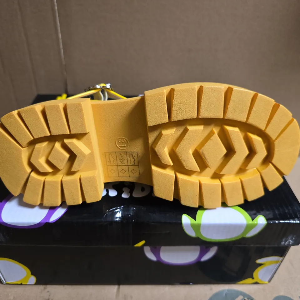 BOXED PAIR OF KOI LA LA TELETUBBIES KIDZ MARY JANES – YELLOW, UK SIZE 12