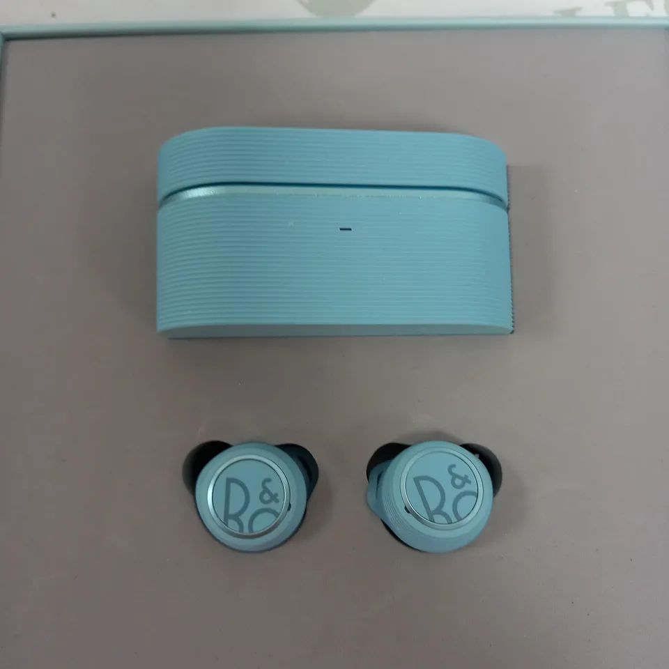 BOXED BANG & OLUFSEN BEOPLAY E8 SPORT TWS EARPHONES - BLUE