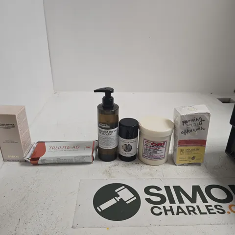 TOTE OF APPROXIMATELY 10 ASSORTED ITEMS INCLUDING SUN CLEAR ADVANCED SUNSCREEN GEL, ORI OLAJUMOKE AFRICAN SHEA BUTTER AND THE BLACK STUFF NATURAL HANDMADE DEODORANT