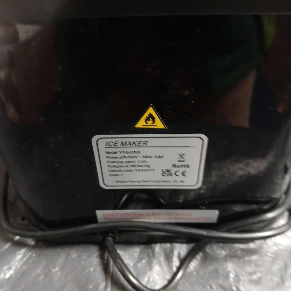 ICE MAKER – MODEL YT-E-002A - COLLECTION ONLY