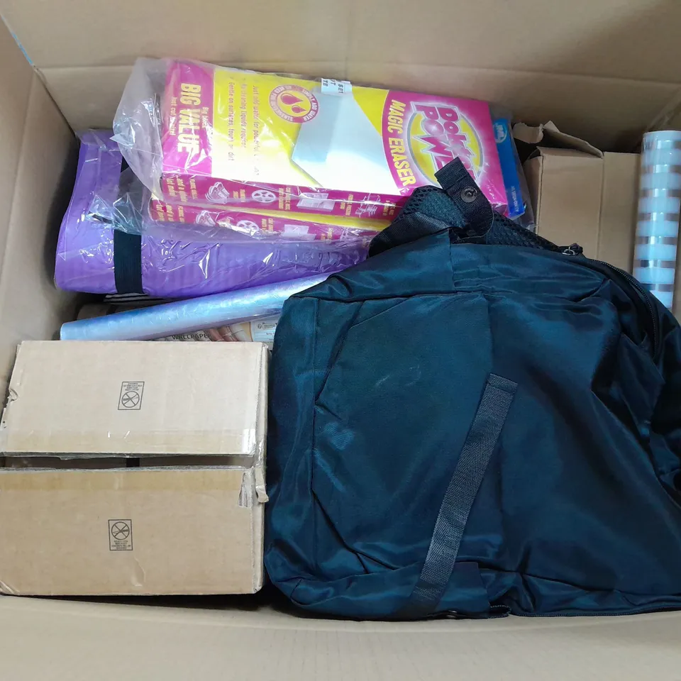 APROXIMATELY 10 ASSORTED HOUSEHOLD ITEMS TO INCLUDE BAGS , MAGI ERASER , WALLPAPER , ETC 