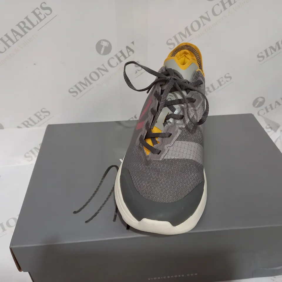 VIONIC CELESTE TRAINERS - UK 5.5