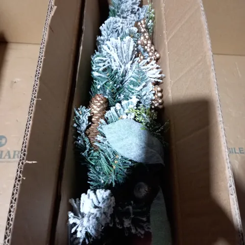 FROSTED ROSE PRE-LIT TEARDROP CHRISTMAS WREATH