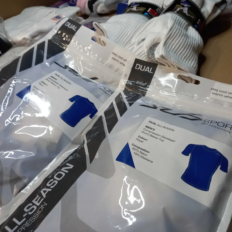 LOT OF APPROX. 15 ASSORTED CLOTHING ACCESSORIES  IN VARYING SIZES/COLOURS/STYLES TO INCLUDE: HANDBAGS, SOCKS, COMPRESSION BASELAYER