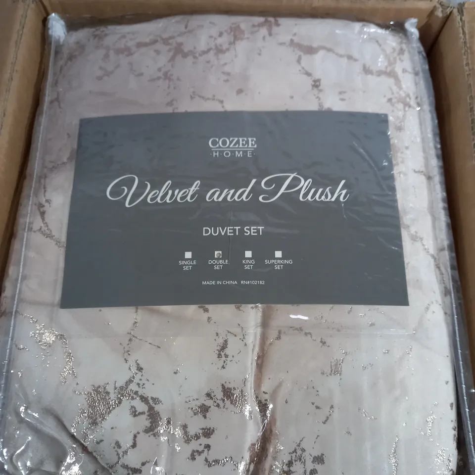COZEE HOME VELVET AND PLUSH DUVET SET IN GOLD - DOUBLE 