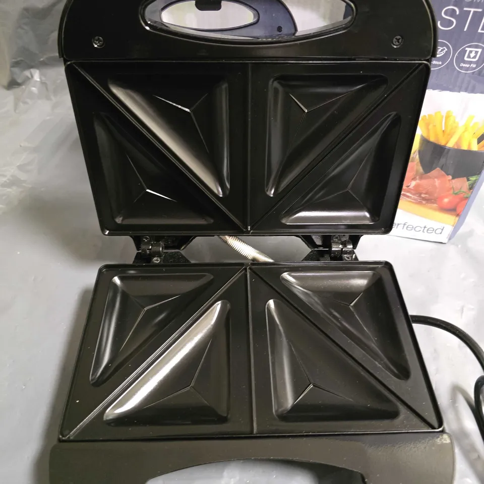 KITCHENPERFECTED SANDWICH & OMELETTE TOASTER