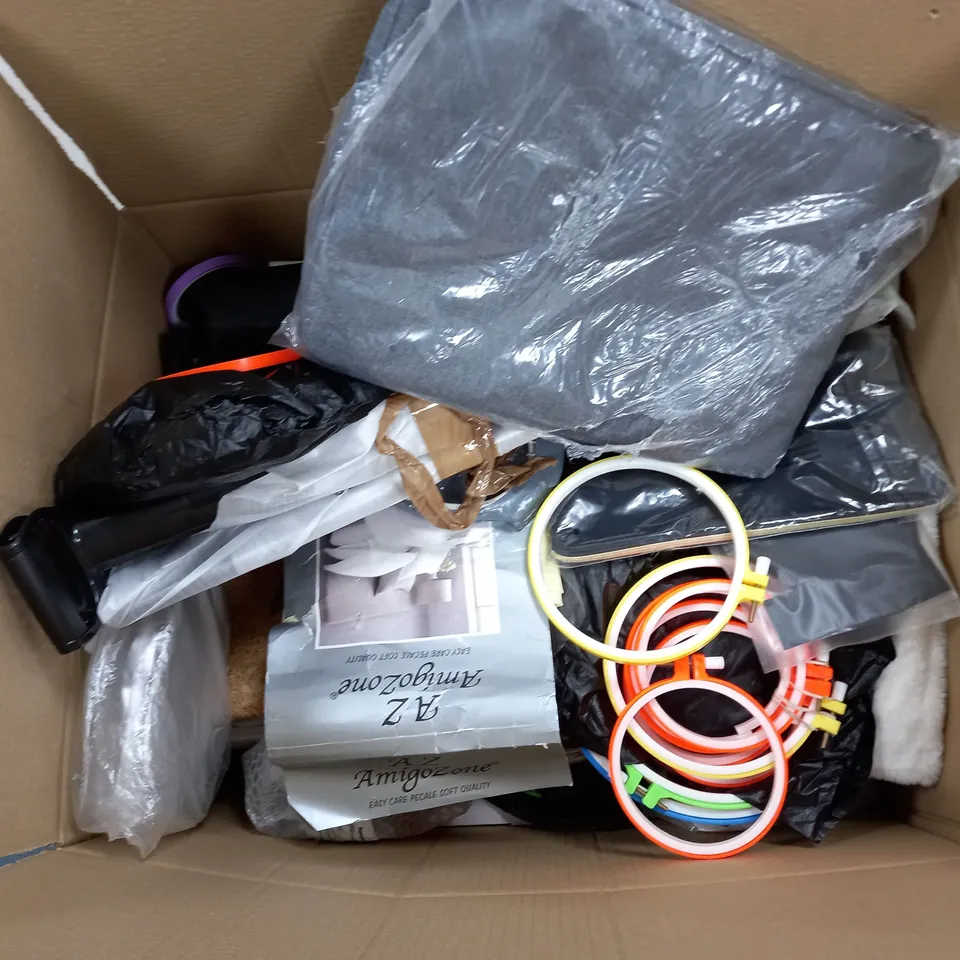 APPROXIMATELY 16 ASSORTED HOUSEHOLD ITEMS TO INCLUDE BACOFILL CLING FILM, STRING, SATIN STRIPE PILLOW CASE, ETC