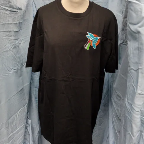 GAZA SUNBIRDS BLACK T‑SHIRT – FRONT CHEST LOGO, BACK GRAPHIC, UK M (MEDIUM)