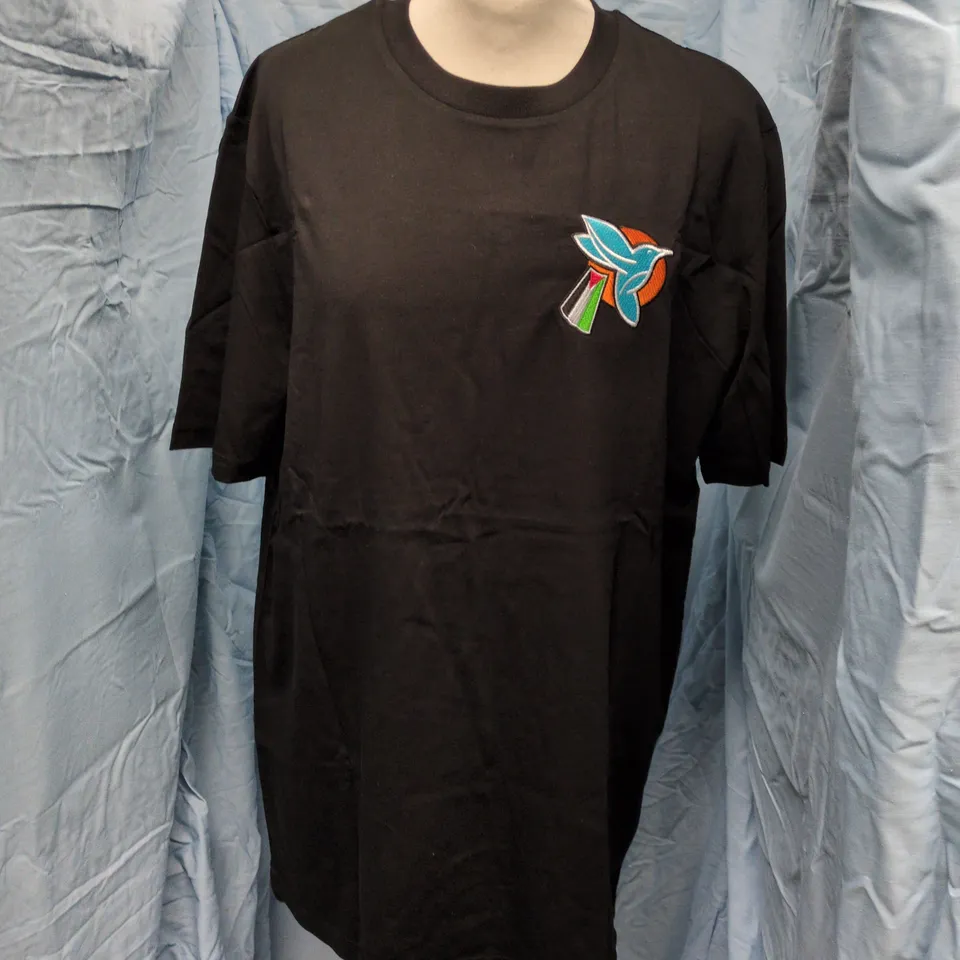 GAZA SUNBIRDS BLACK T‑SHIRT – FRONT CHEST LOGO, BACK GRAPHIC, UK M (MEDIUM)