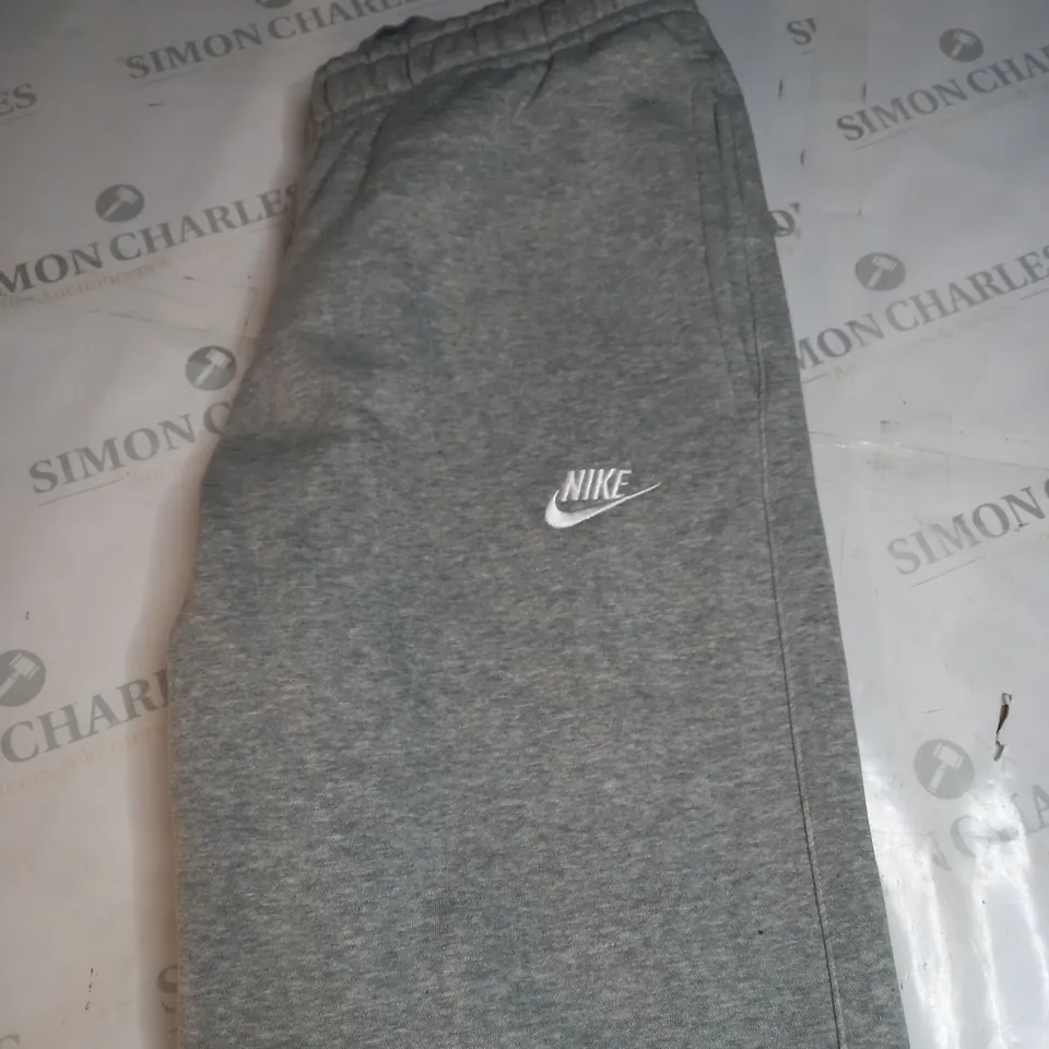 NIKE FLEECED LOGO TRACKSUIT BOTTOMS SIZE M
