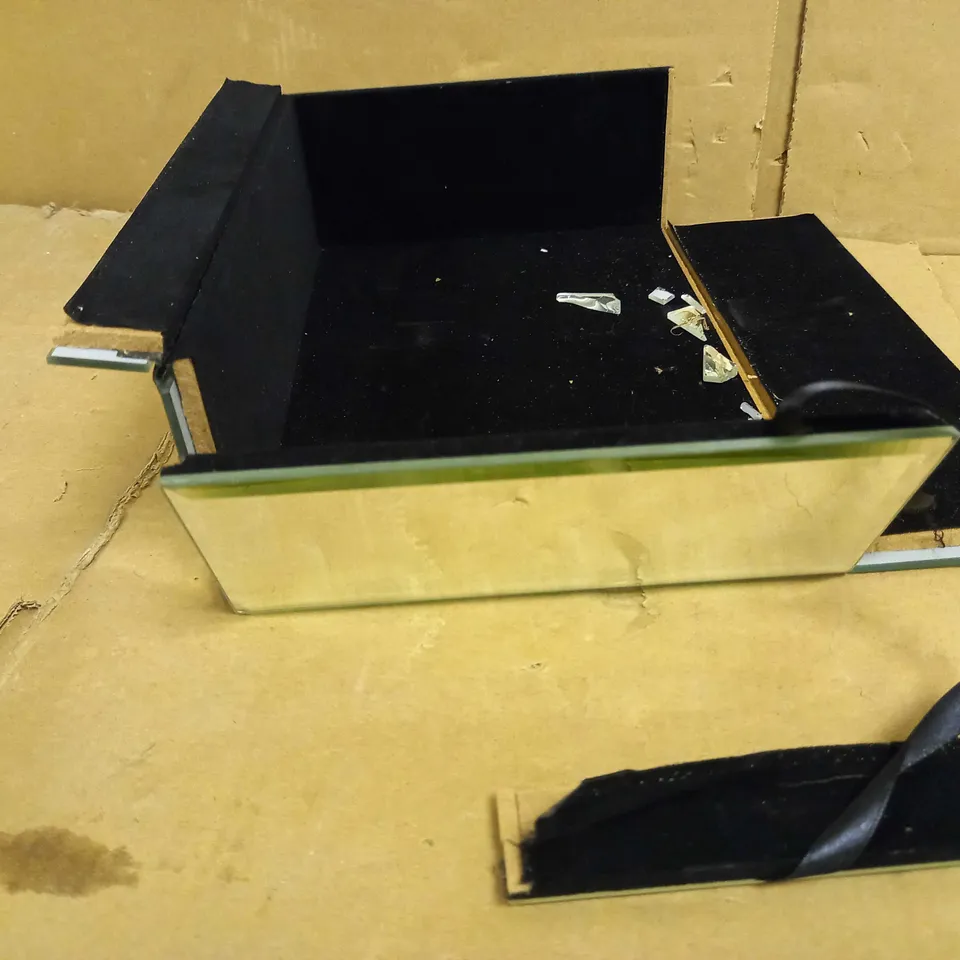 DESIGNER STYLE MIRRORED TRINKET BOXES