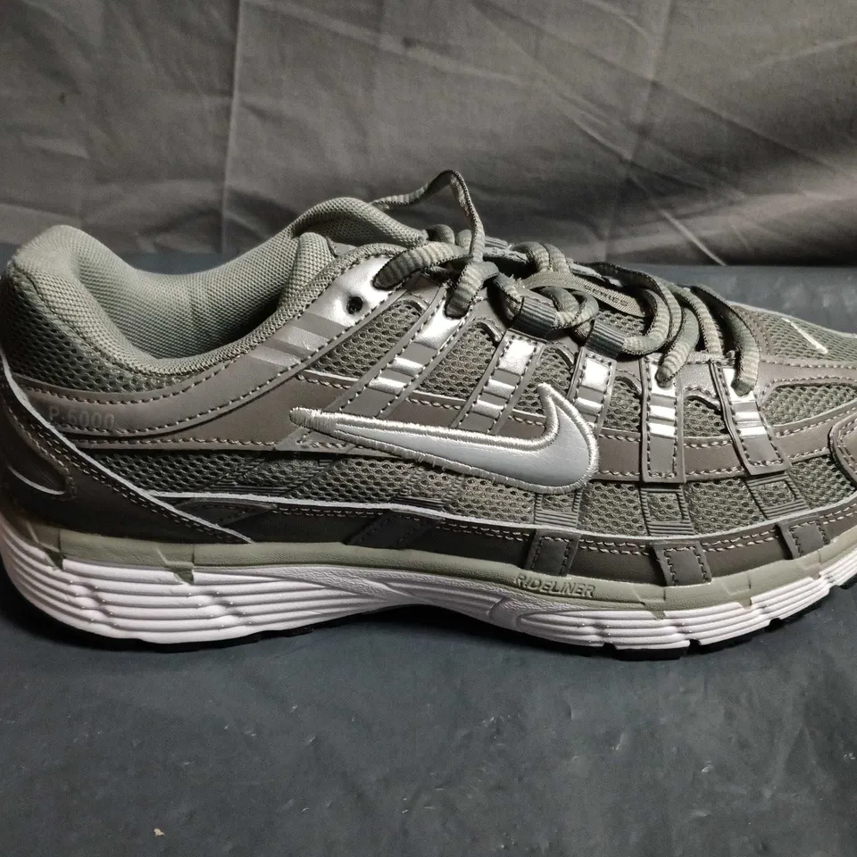 UNBOXED PAIR OF NIKE P6000 TRAINERS - UK SIZE 7.5