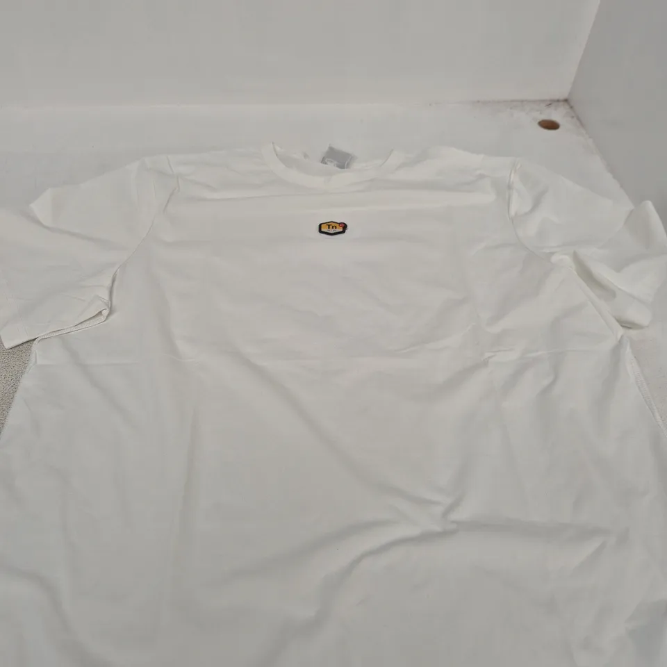 NIKE DRI-FIT WHITE T‑SHIRT – XL