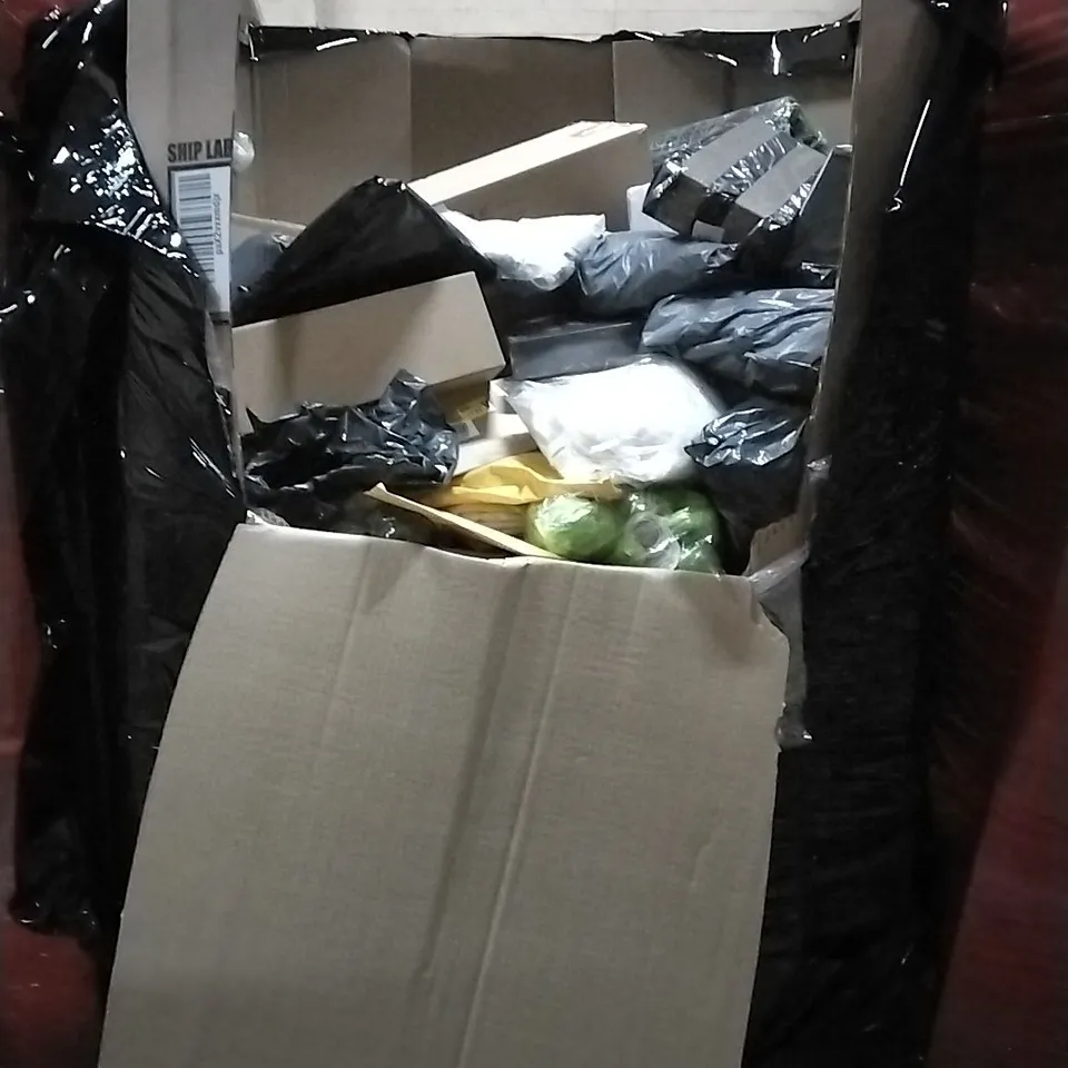 PALLET OF HOUSEHOLD ITEMS TO INCLUDE AUTOMATIC CURLING IRON, PUSH UP BRAS, PIGGY BANK ,BATHTUB TRAY AND OTHER ASSORTED ITEMS...