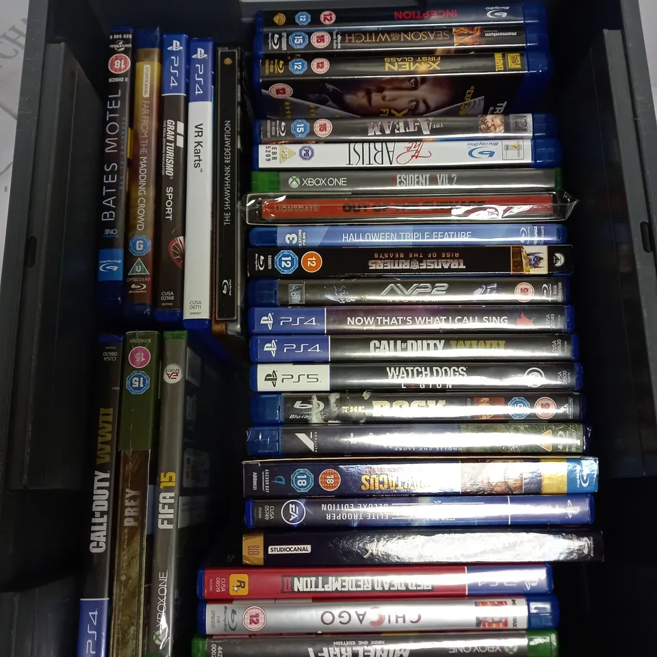 APPROXIMATELY 30 ASSORTED DVD/BLU-RAY & VIDEOS GAMES TO INCLUDE BATES MOTEL, SPIDERMAN HOMECOMING, RESIDENT EVIL 2 ETC 