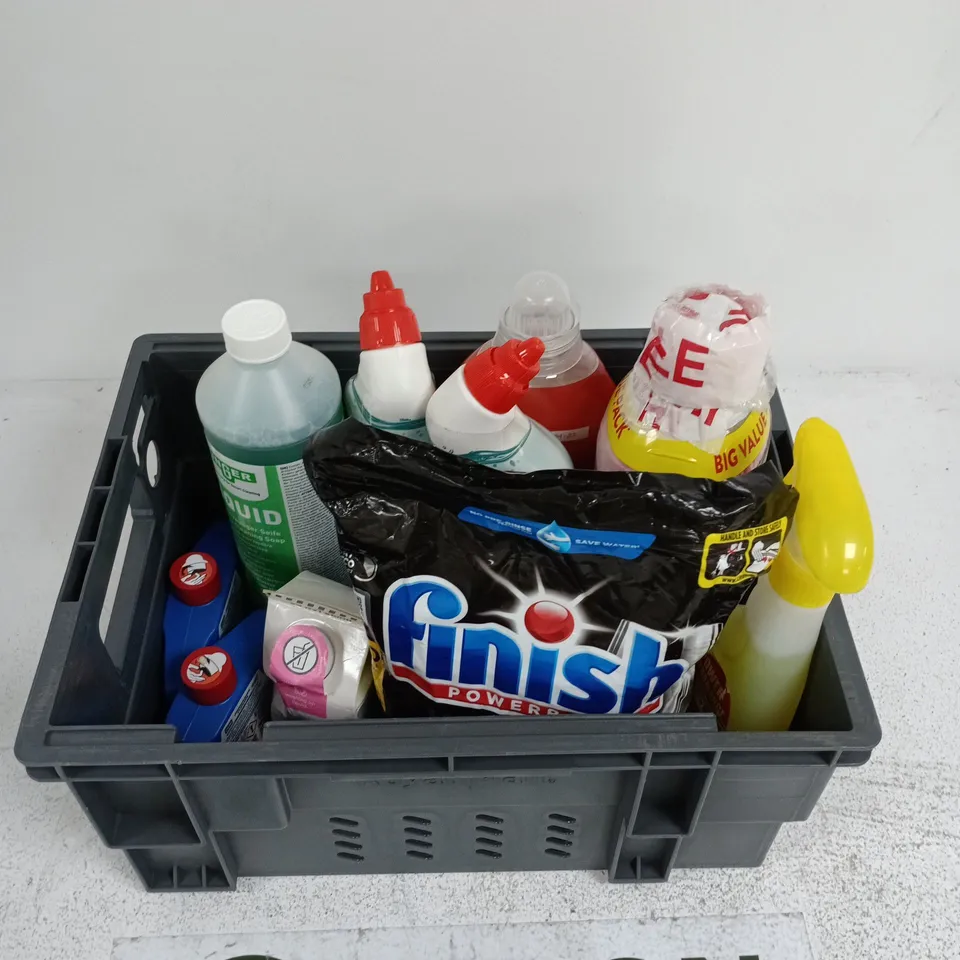 TOTE OF APPROXIMATELY 10 ASSORTED ITEMS INCLUDING ELBOW GREASE ALL PURPOSE DEGREASER, FINISH ULTIMATE AND LENOR JASMINE & RED BERRIES