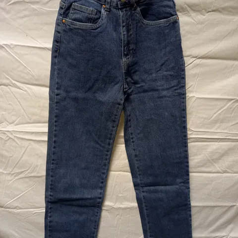 BOX OF APPROX 6 BRAND NEW COTTON:ON STRAIGHT STRETCH JEANS - COOGEE BLUE SIZE AUS 6