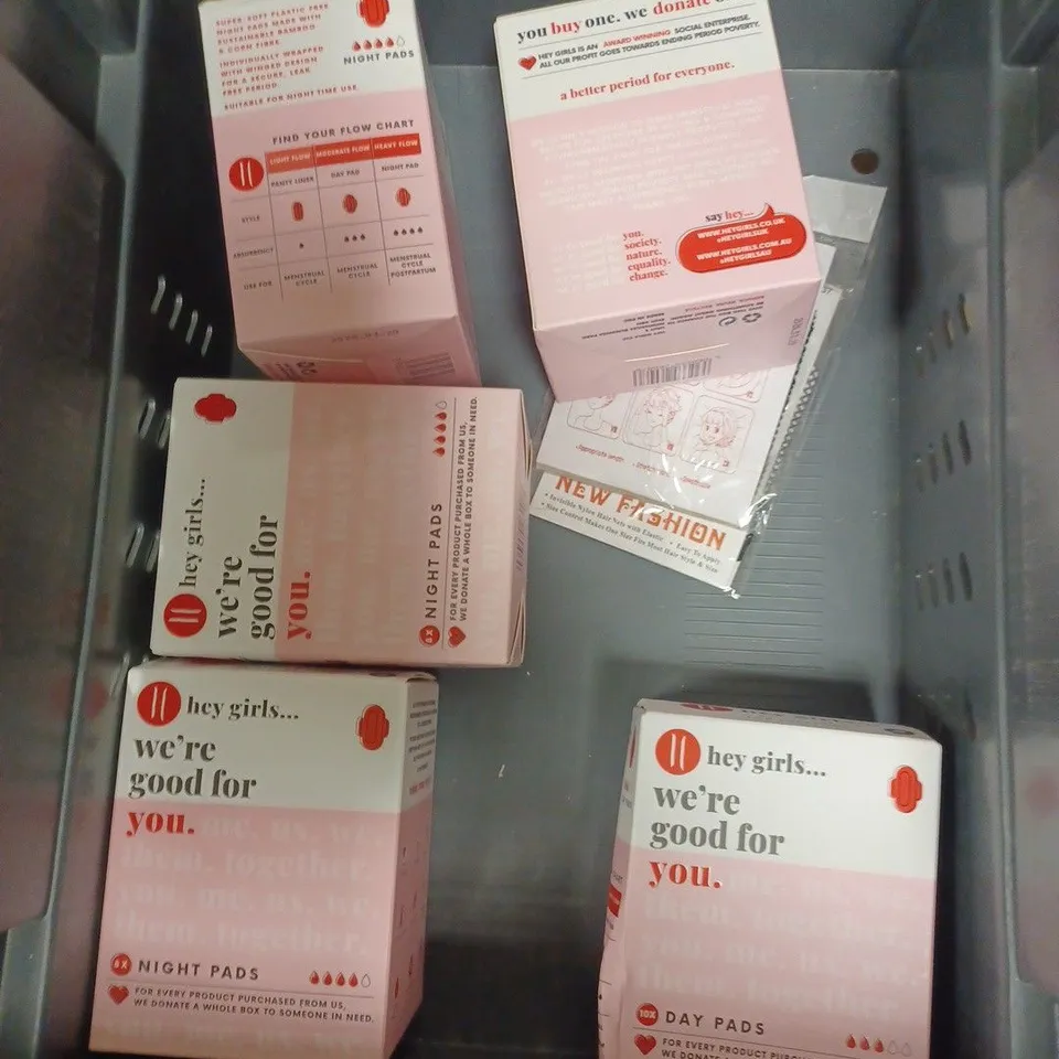 BOX OF APPROX 8 HEY GIRLS ASSORTED ITEMS TO INCLUDE DAY PADS, NIGHT PADS, REUSABLE PERIOD PANTS, ETC. 