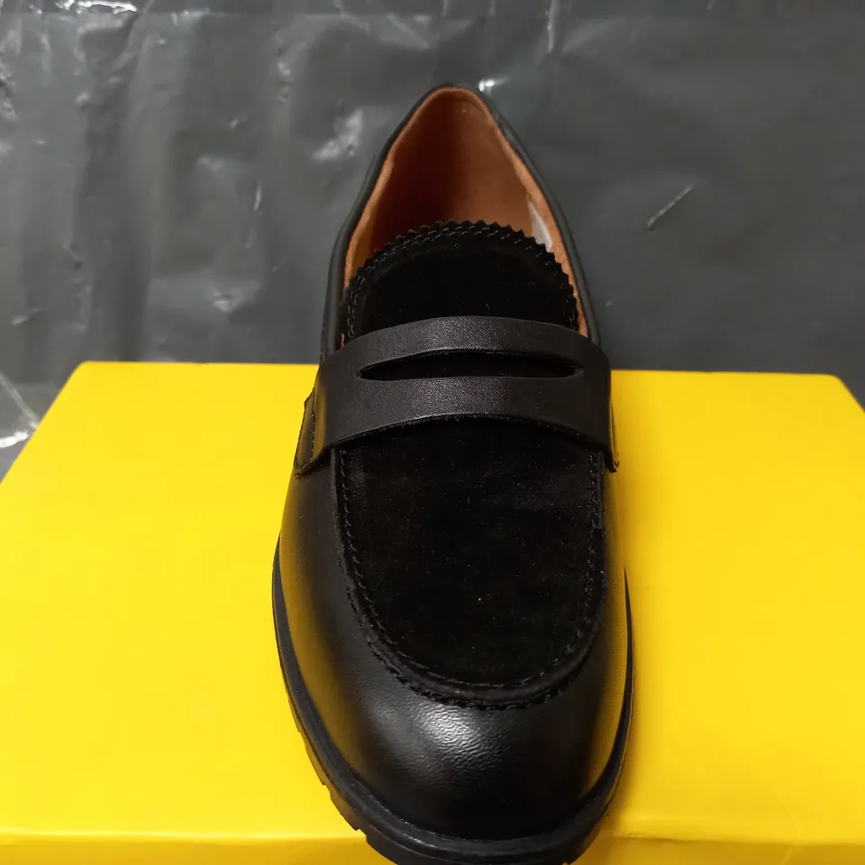 STRIVE SEVILLE SLIP ON SHOES IN BLACK - UK 4