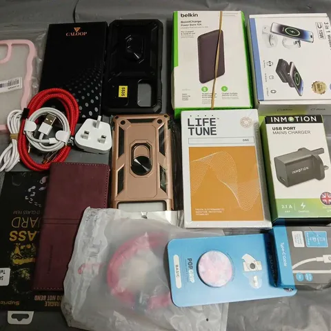 LOT OF ASSORTED MOBILE PHONE ACCESSORIES TO INCLUDE CASES, SCREEN PROTECTORS AND CHARGERS